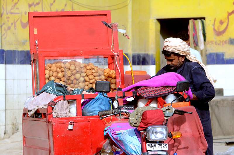 Man Sells Gol Gappay from Motorcycle to Support Family