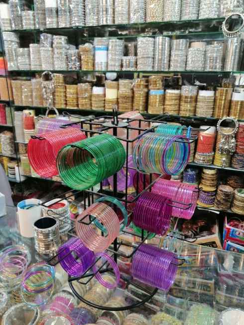 Eid ul Azha Sees Surge in Jelly Bangles Popularity Among Young Girls in Pakistan