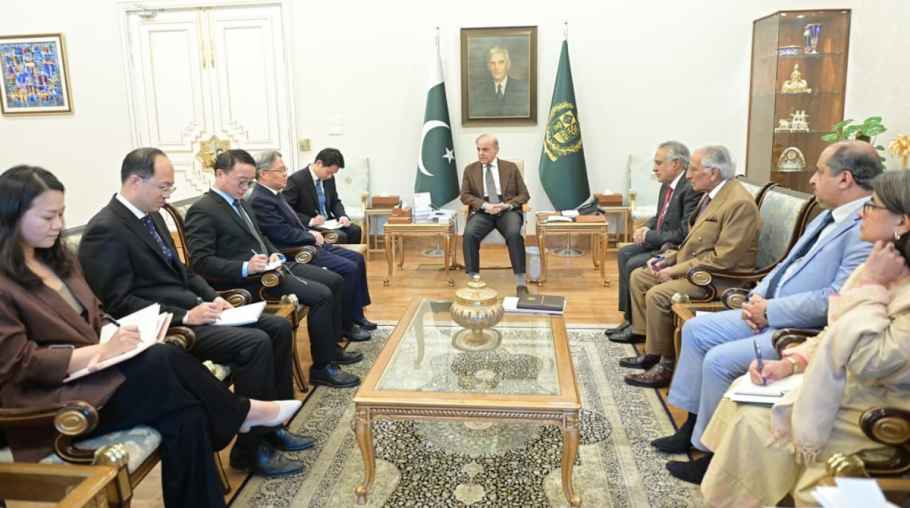 PM Discusses Bilateral Ties with Chinese Ambassador