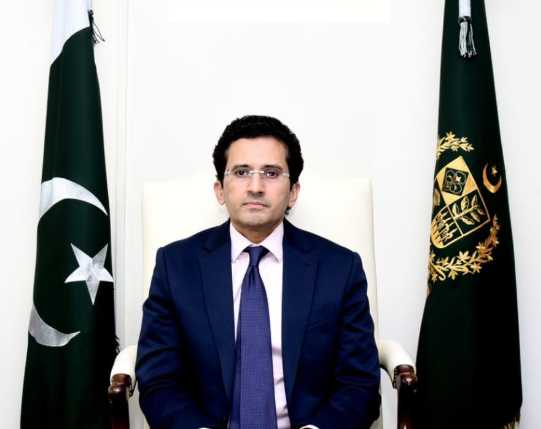 Pakistan Signs Offshore Exploration Agreements, Reopens Frontier After Decades