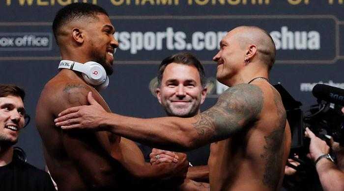 Oleksandr Usyk Reveals New Match Against Rico Verhoeven Tonight in Cairo