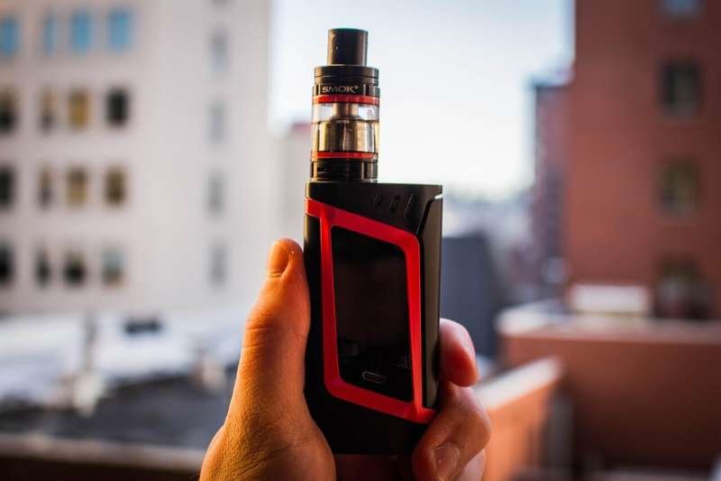 Nicotine E-Cigarettes Reduce Harmful Chemical Exposure and Aid Smoking Cessation, Study Finds
