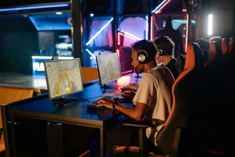 Health on the esports circuit: Competitive video game players can face a range of injuries