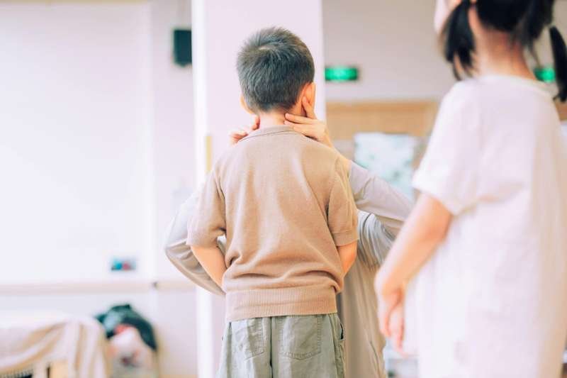 A brief kidney crisis in childhood can cast a long shadow over health for years afterward