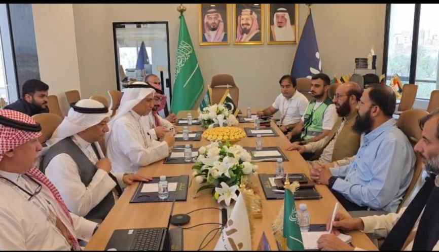 Federal Minister Sardar Yousaf Emphasizes Quality Accommodation for Pakistani Hajj Pilgrims
