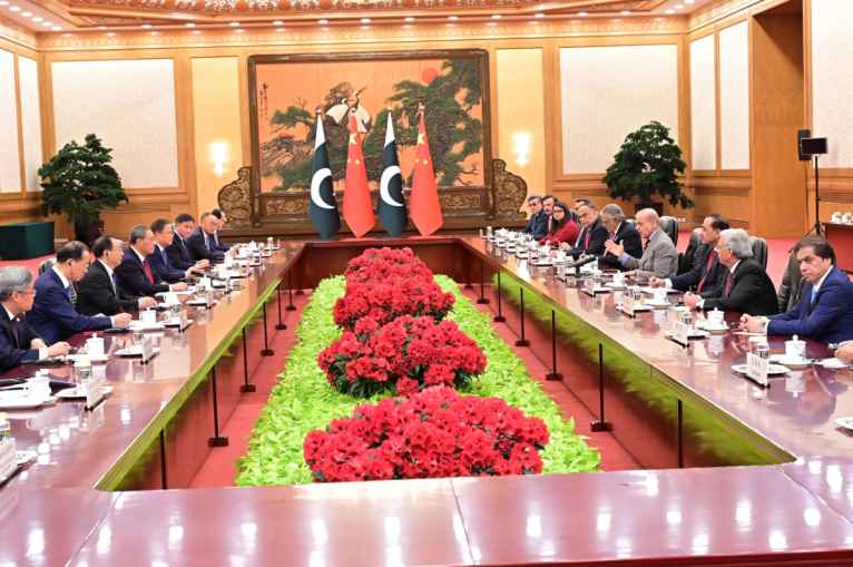 Pakistan, China Pledge Swift Implementation of Projects to Strengthen Bilateral Relations