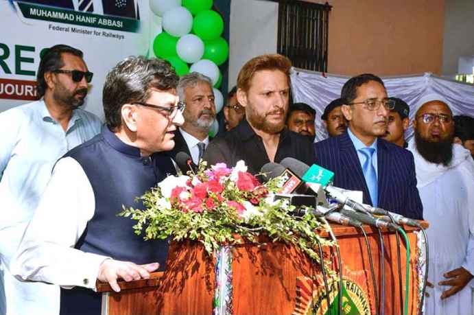Federal Minister for Railways Initiates Upgradation of Awam Express in Peshawar with Enhanced Facilities and Services