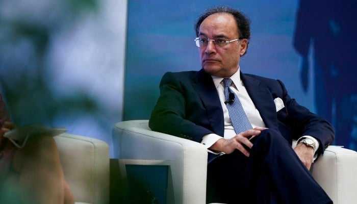 Aurangzeb to Lead Panel on OMCs' Rs72bn Windfall Profits