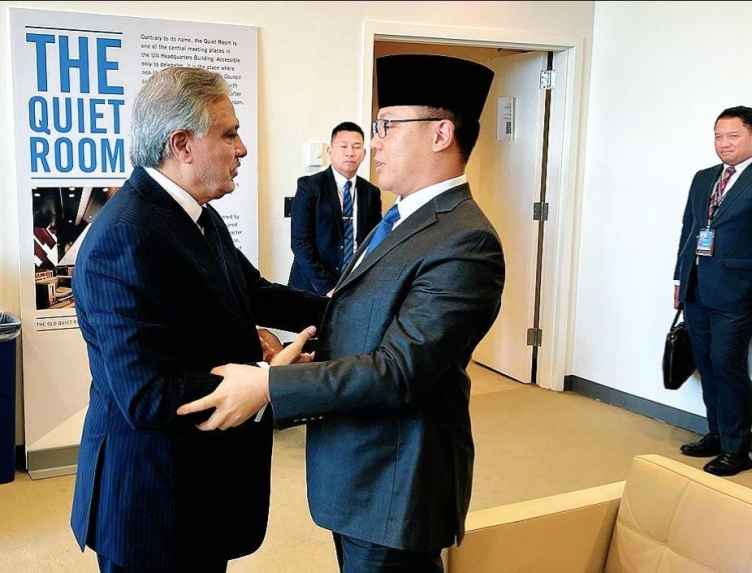 Deputy Prime Minister Ishaq Dar Meets Foreign Ministers of Panama and Indonesia in New York
