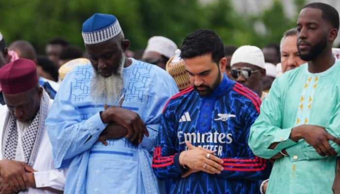 NYC Mayor Zohran Mamdani Celebrates Eid ul Adha in Unique Arsenal-Themed Outfit and Offers Message of Solidarity