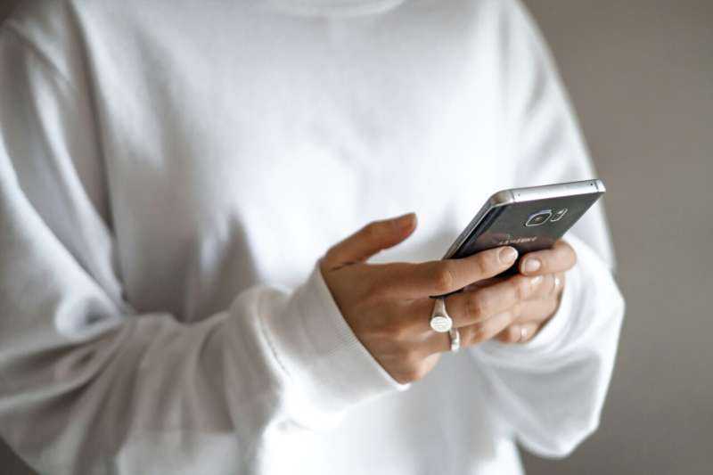 Study Reveals How People Use AI for Mental Health Support—and Their Concerns