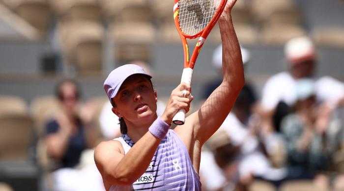 Iga Swiatek Advances to French Open Fourth Round Against Marta Kostyuk