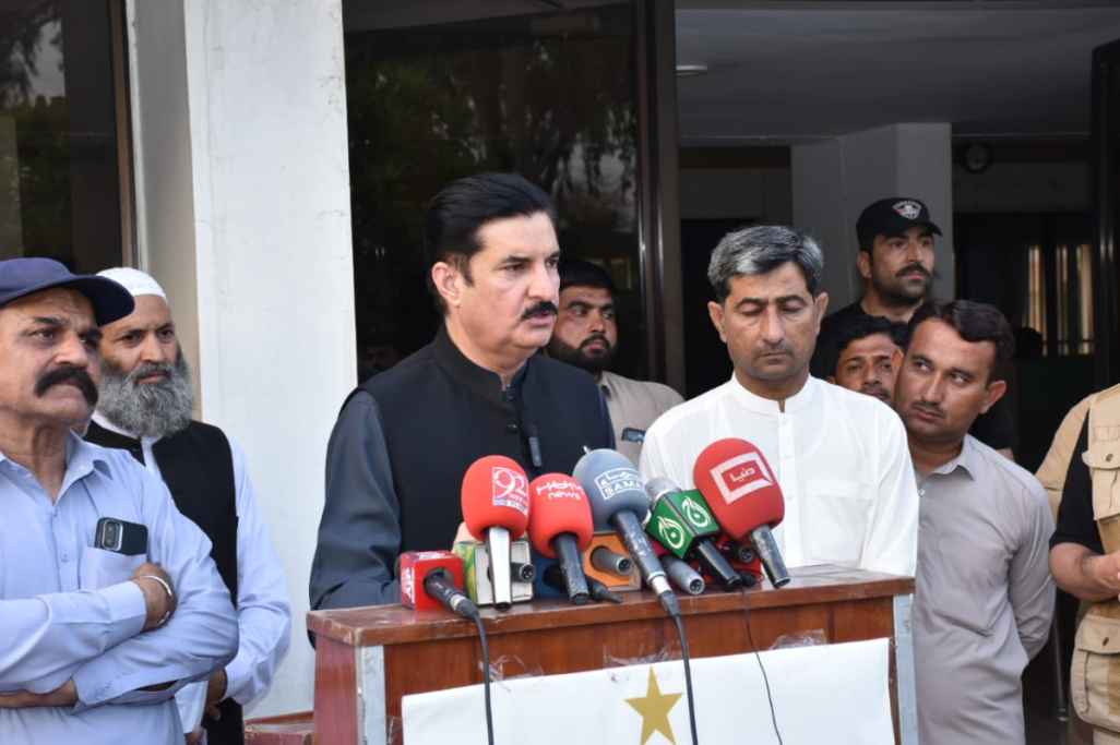 Khyber Pakhtunkhwa Governor Faisal Karim Kundi Announces Plans to Operationalize Dera Airport for ATR Flights