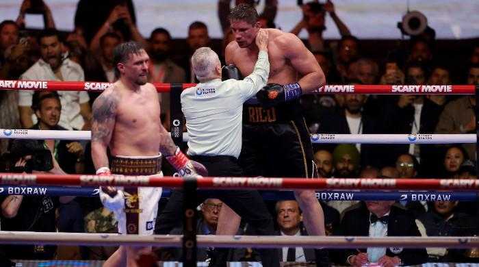 Anthony Joshua Reacts to Oleksandr Usyk's Controversial 11th Round Stoppage Win Over Rico Verhoeven