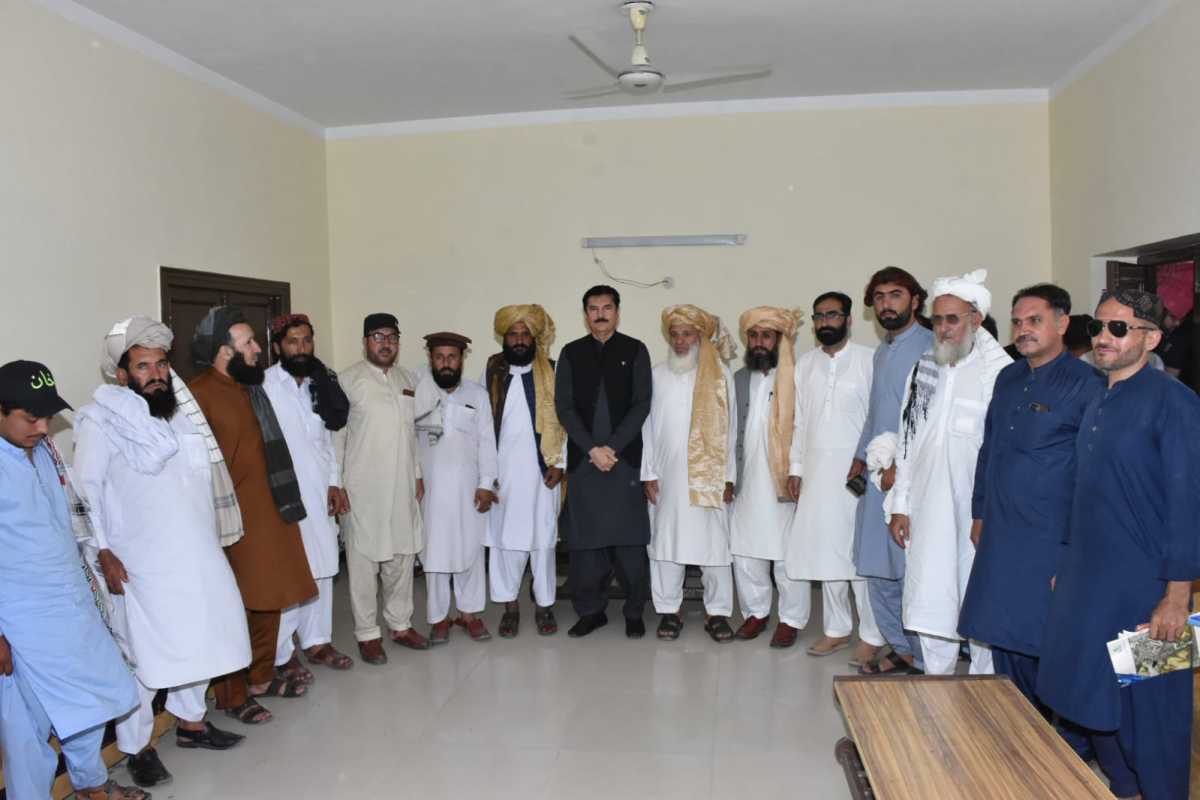 Kundi Directs Action on NADRA Complaints Raised by Dotani Tribal Delegation