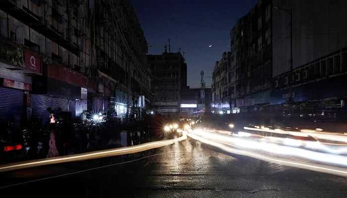 Karachi Residents Demand End to Unannounced Load Shedding Amid Prolonged Power Outages
