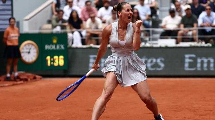 Former Champion Iga Swiatek Knocked Out in French Open Last 16 by Up-and-Coming Marta Kostyuk