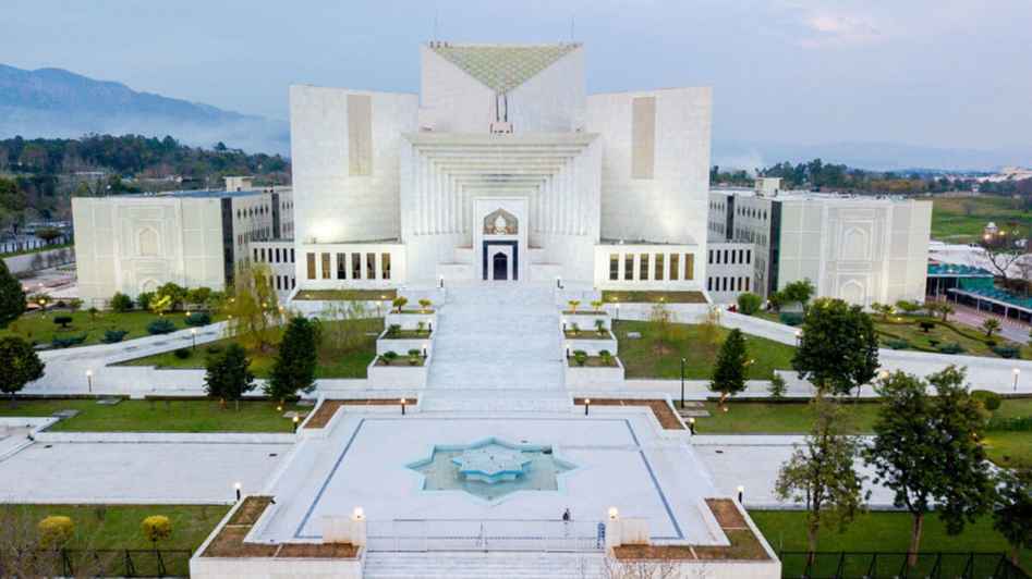 Supreme Court Asks Federal Government to Respond on Delayed Compensation for APS Martyrs