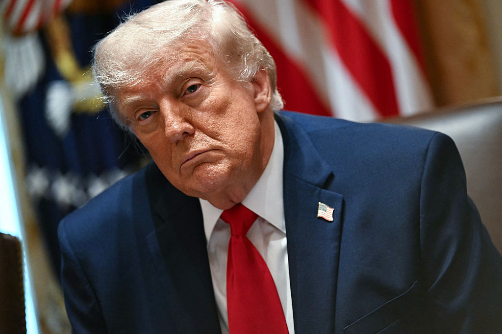 Trump Signs Revised AI Executive Order with Voluntary Pre-Release Reviews