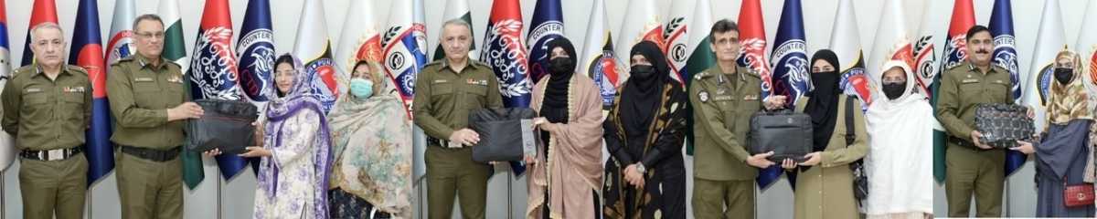IGP Punjab Distributes Laptops to Children of Fallen Officers