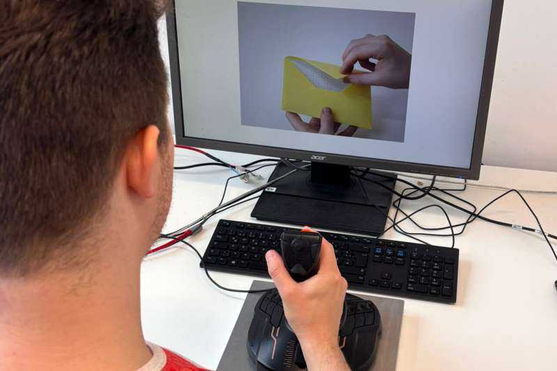 When online content exerts an irresistible pull