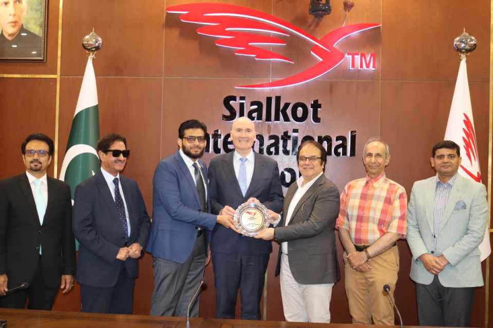 Australian High Commissioner Timothy Kane Visits SIAL
