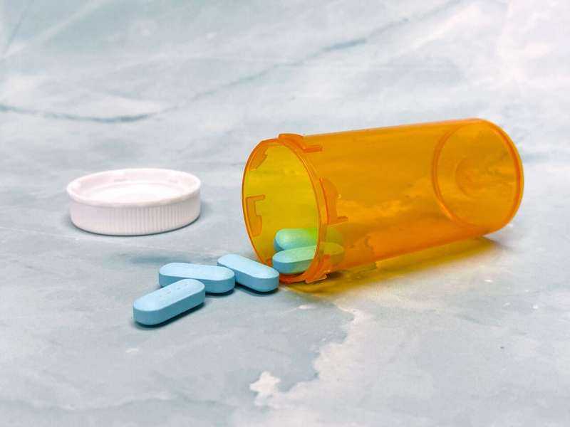 To curb overprescribing for seniors, researchers urge annual prescription checkups