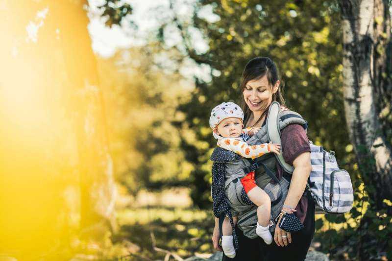Parents Need Better Guidance on Safe Baby Carrier Use, New Study Finds