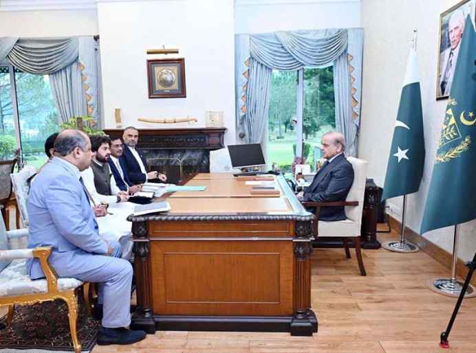 Special Assistant Mubarak Zeb Meets with Prime Minister Shehbaz Sharif