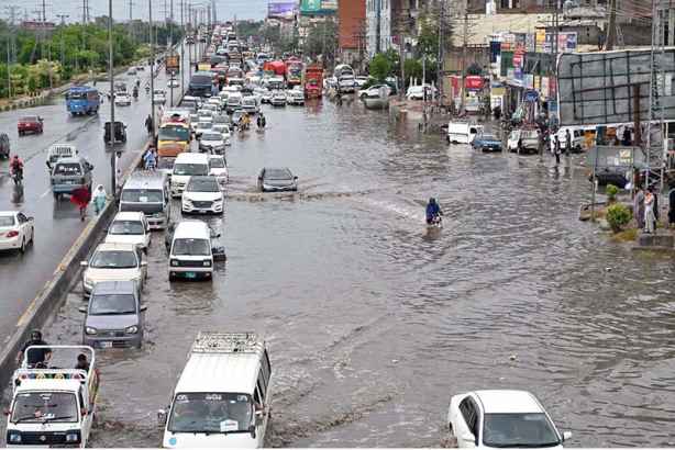 Heavy Rain Causes Water Accumulation on IJP Road in Islamabad