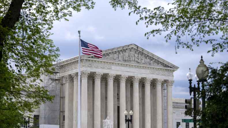 Supreme Court backs generic drugmaker in ‘skinny labeling’ case