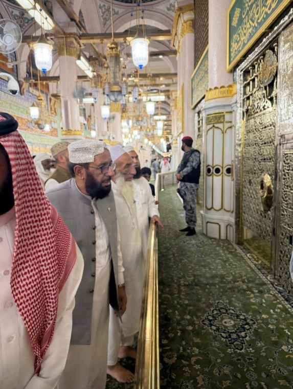 Sardar Muhammad Yousaf Honors Prophet’s Mosque; Prays for National Security