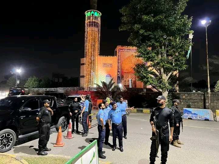 SSP Qazi Inspects Security Arrangements at Imambargahs During Muharram