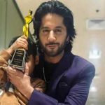 Imran Ashraf Wins 'Best Host of the Year' Award for 'Mazaq Raat'