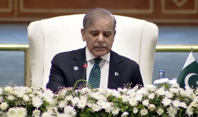 Prime Minister Shehbaz Sharif Welcomes New Cabinet Members Emphasizes Performance and Economic Progress