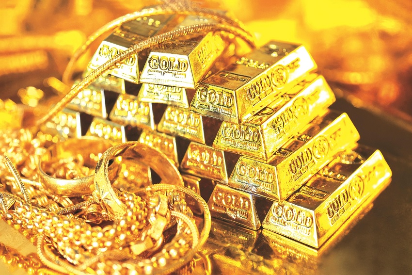 Gold Prices in Pakistan Drop Over PKR 1,000 as Global Market Sees a Dip