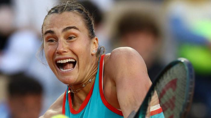 Aryna Sabalenka overcomes sluggish start, advances to French Open round three