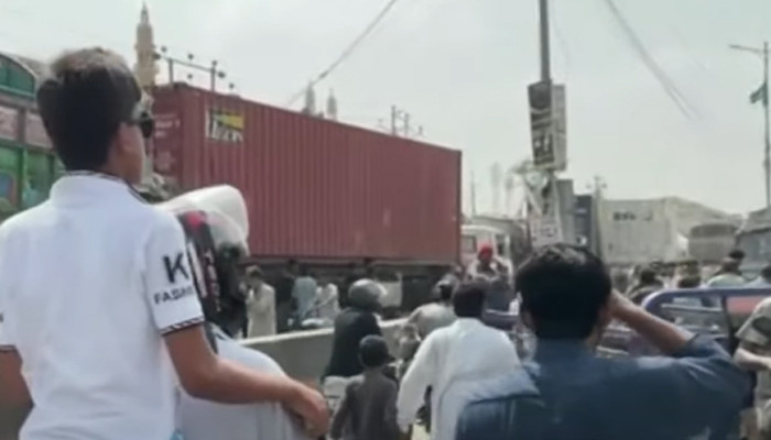 Highway reopens as Karachi protest against loadshedding concludes after 16 hours