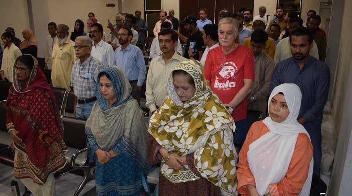 Labor specialists urge enforcement of minimum wage laws.