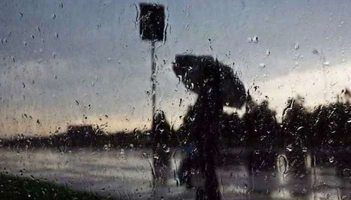 PMD forecasts thunderstorm with strong winds in Karachi areas
