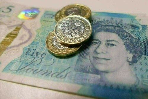 Pound gains ground on softer dollar before crucial US figures