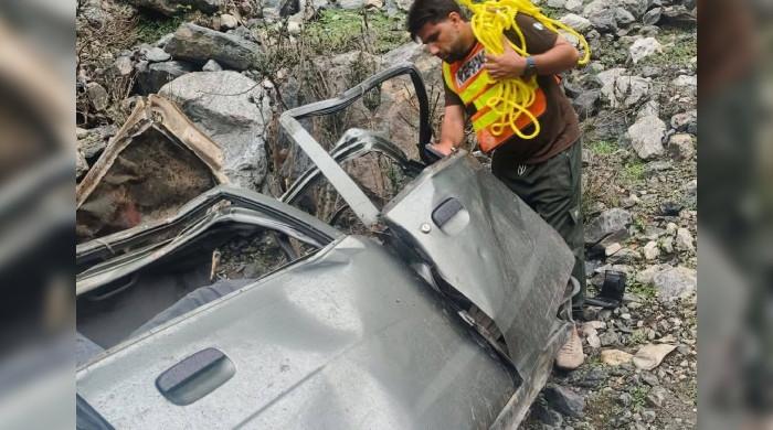 Tragic auto accident results in eight family fatalities in Kohistan.