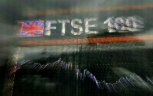 UK’s FTSE 100 steady amid earnings reports, global trade focus.