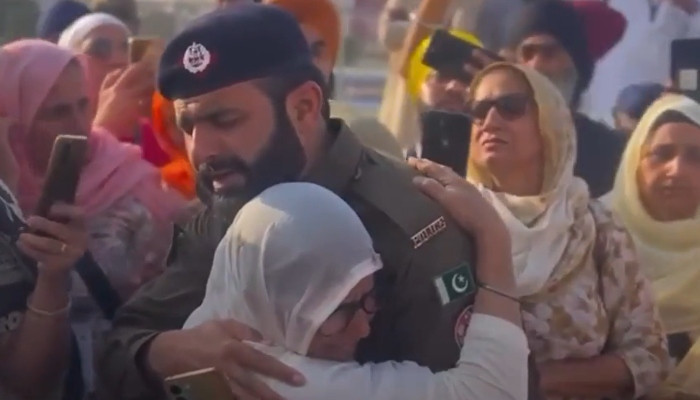 WATCH: Punjab Police officer wins hearts with poem, hugs Sikh devotee