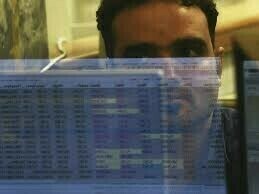 Bourse Faces Selling Pressure, KSE-100 Dips by 400+ Points