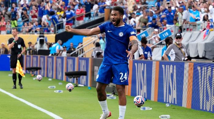 Chelsea dominates Benfica, securing Club World Cup quarter-final