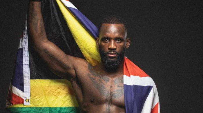 Edwards overwhelms Silveira, advances to PFL final