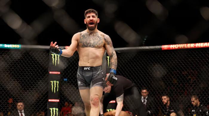 Ilia Topuria KOs Oliveira, Secures UFC Lightweight Title at UFC 317
