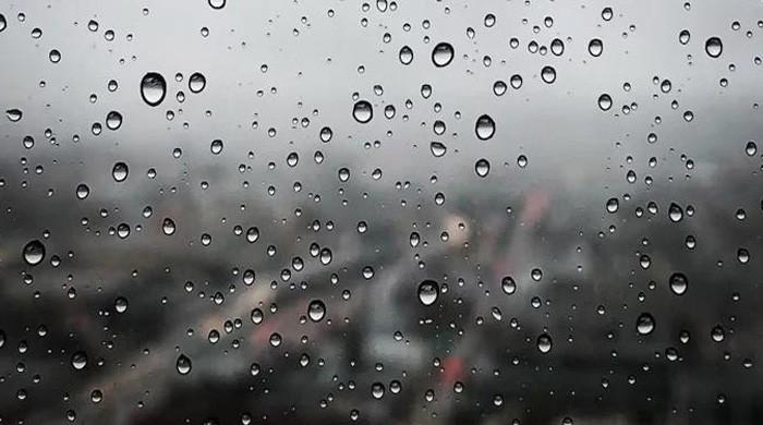 Karachi receives first rain of season after severe heat spell