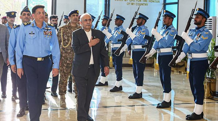 President Tours Air HQ, Praises Pakistan Air Force’s Capabilities